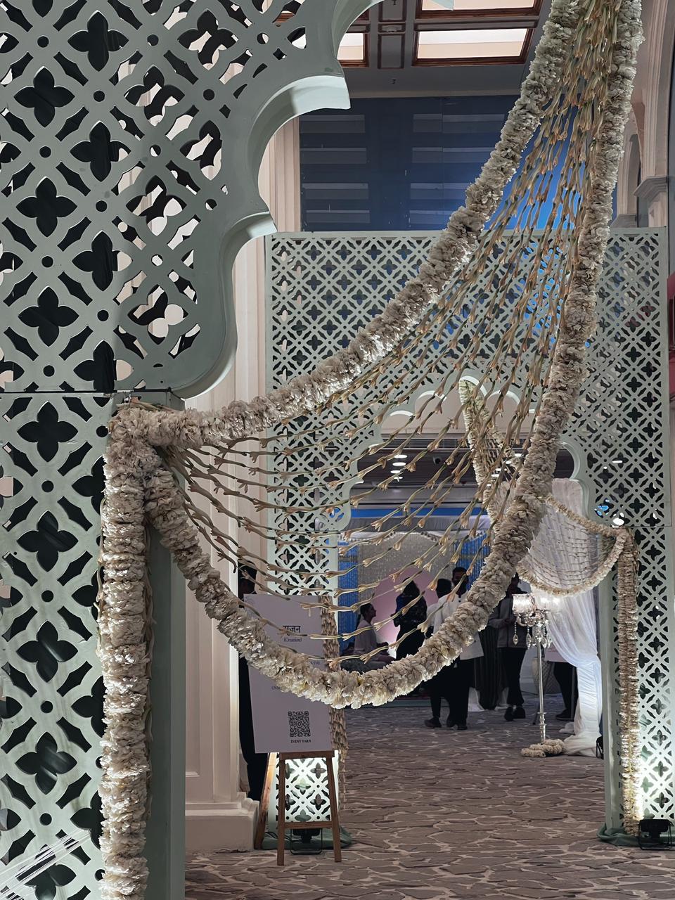 img-1